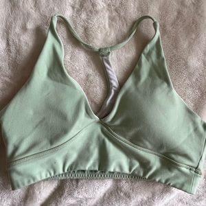 Ethos V Neck Sports Bra in Matcha Green Size M